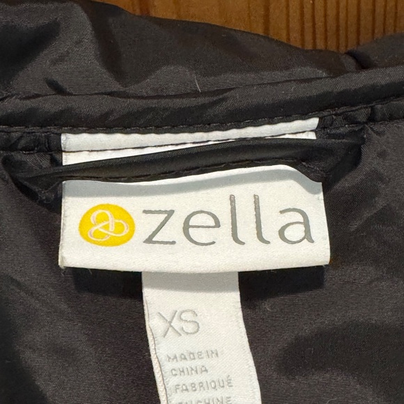Nordstrom Zella Women’s Black Puffer Vest Hooded Sz XS - Picture 11 of 11